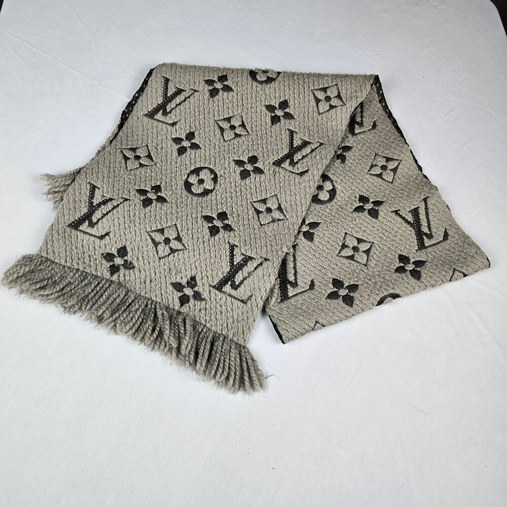 Louis Vuitton Monogram Shadow Wool Scarf